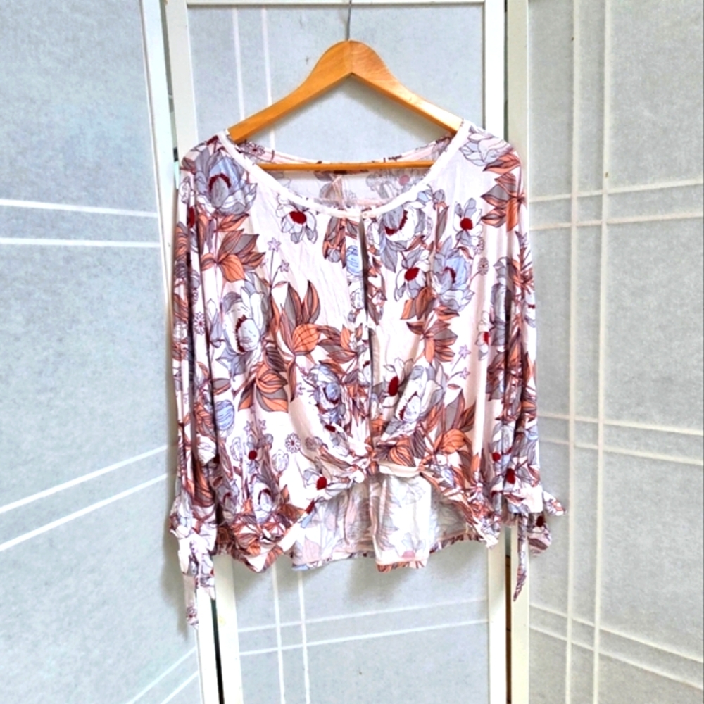 Free people Keep in On white floral oversized blouse dolman sleeve